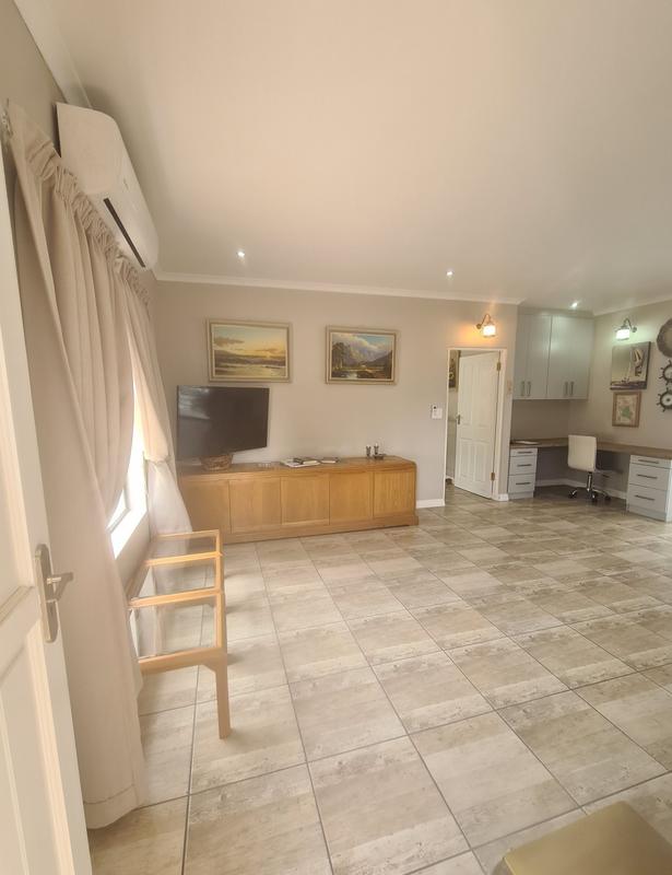 To Let 1 Bedroom Property for Rent in Pinehurst Western Cape